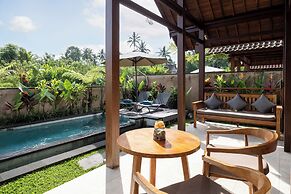 Santris Villa by GenuineHost