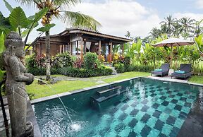 Santris Villa by GenuineHost