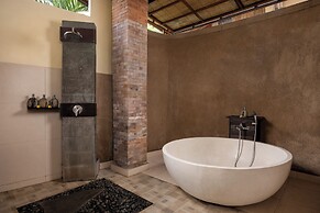 Santris Villa by GenuineHost