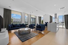 Bluewater's Residence Bay 2BR-Maid Room