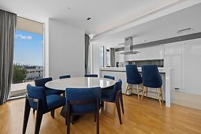 Bluewater's Residence Bay 2BR-Maid Room