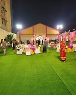 Hotel Vibrant Lawn And Banquet