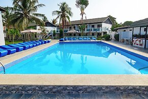 Bungalow Beach Hotel