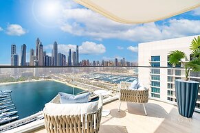 LUX The Marina Vista Beachfront Suite 3