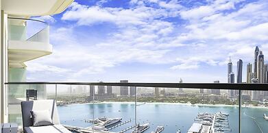 LUX The Marina Vista Beachfront Suite 3