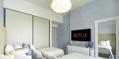 LUX The Marina Vista Beachfront Suite 3