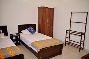 3 Bed House - Wifi, Parking, 10minbeach