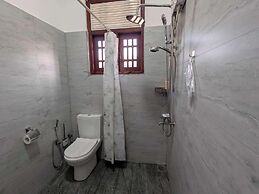 3 Bed House - Wifi, Parking, 10minbeach