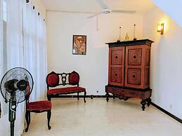 3 Bed House - Wifi, Parking, 10minbeach