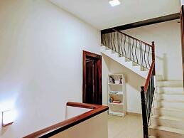 3 Bed House - Wifi, Parking, 10minbeach