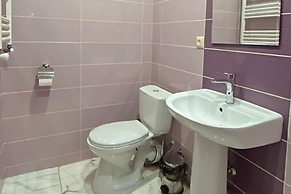 Korte Hotel Sleeps 14 With Courtyard