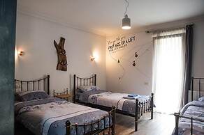 Korte Hotel Sleeps 14 With Courtyard