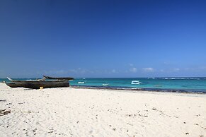 Diani Beachfront Paradise