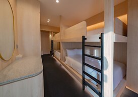 UH SUITE NAMBA STATION