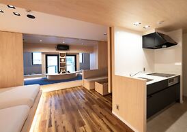 UH SUITE NAMBA STATION