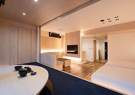 UH SUITE NAMBA STATION