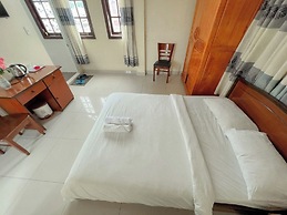 HOA LAN HOTEL