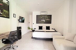 Onyx Beach Hotel