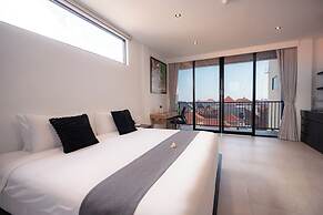 Onyx Beach Hotel