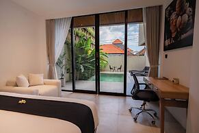 Onyx Beach Hotel