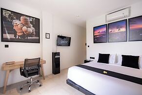 Onyx Beach Hotel