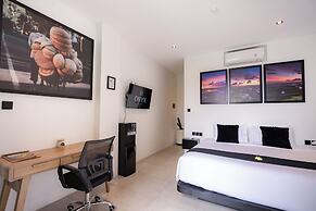 Onyx Beach Hotel