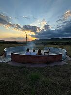 Endeem Mara Resort