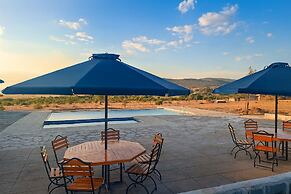 Endeem Mara Resort