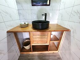 Endeem Mara Resort