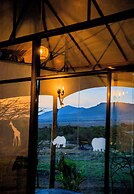Endeem Mara Resort