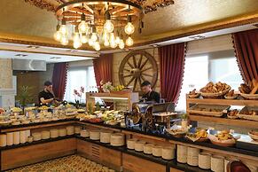 FIVE DIAMONDS HOTEL