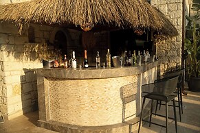 FIVE DIAMONDS HOTEL