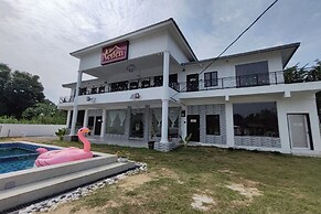 Grand Aeden Villa
