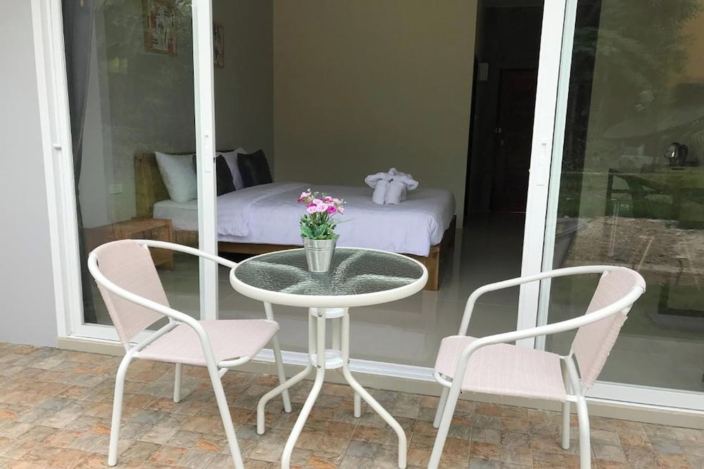 Snooze Inn Phuket