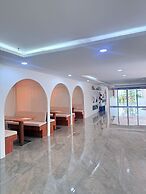 Golden Jomtien Beach Hotel