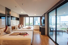 Golden Jomtien Beach Hotel