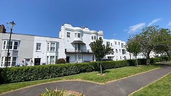 Beautiful 5 Bedroom Regency House / Pets Welcome