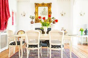 Beautiful 5 Bedroom Regency House / Pets Welcome