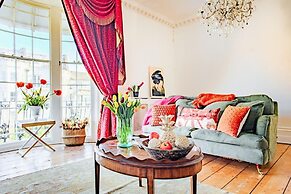 Beautiful 5 Bedroom Regency House / Pets Welcome