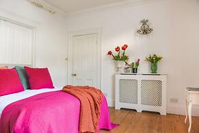 Beautiful 5 Bedroom Regency House / Pets Welcome