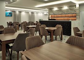 Montflux Hotel