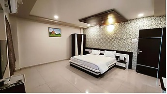 Hotel Tulsi Inn