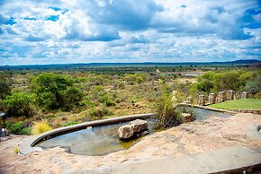 Thakgalo Honeymoon Suite - 2211