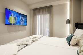 Exceptional Acropolis Suite by Cloudkeys