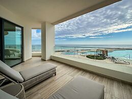 3BR Ground Floor Condo With Direct Pool Access