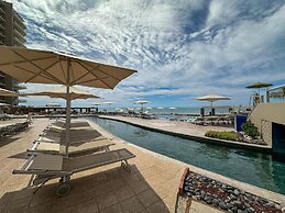 3BR Ground Floor Condo With Direct Pool Access