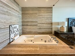 3BR Ground Floor Condo With Direct Pool Access