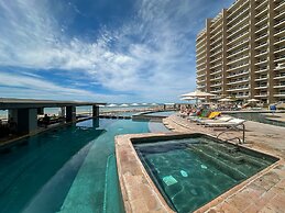 3BR Ground Floor Condo With Direct Pool Access