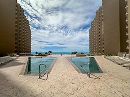 3BR Ground Floor Condo With Direct Pool Access