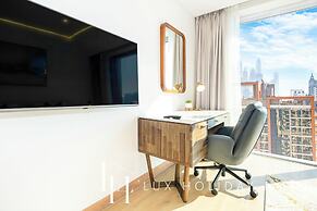 LUX The JW Marina Suite 2